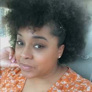 Meet your Posher, Leah